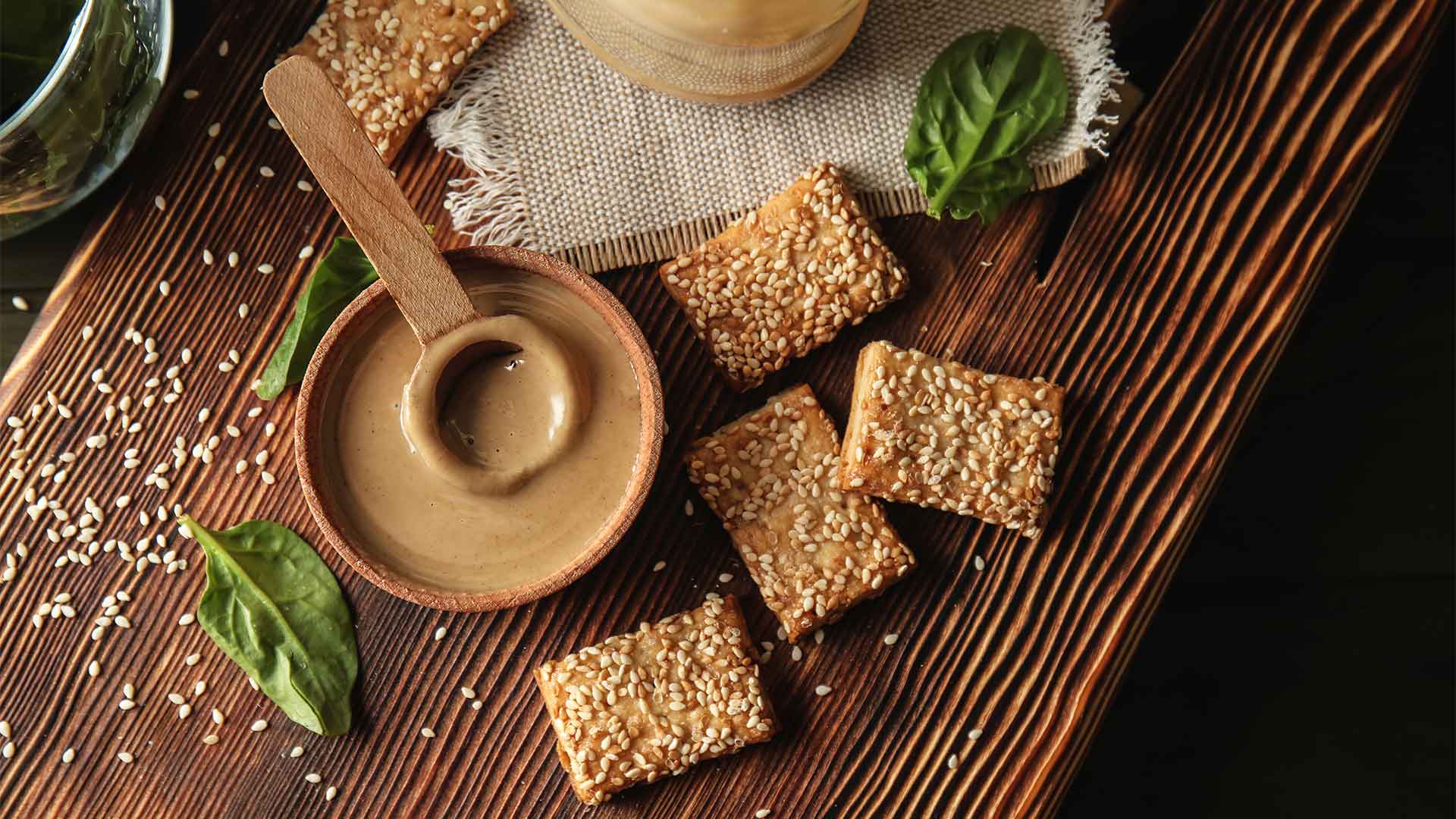 کیک با ارده و شیره ی خرما