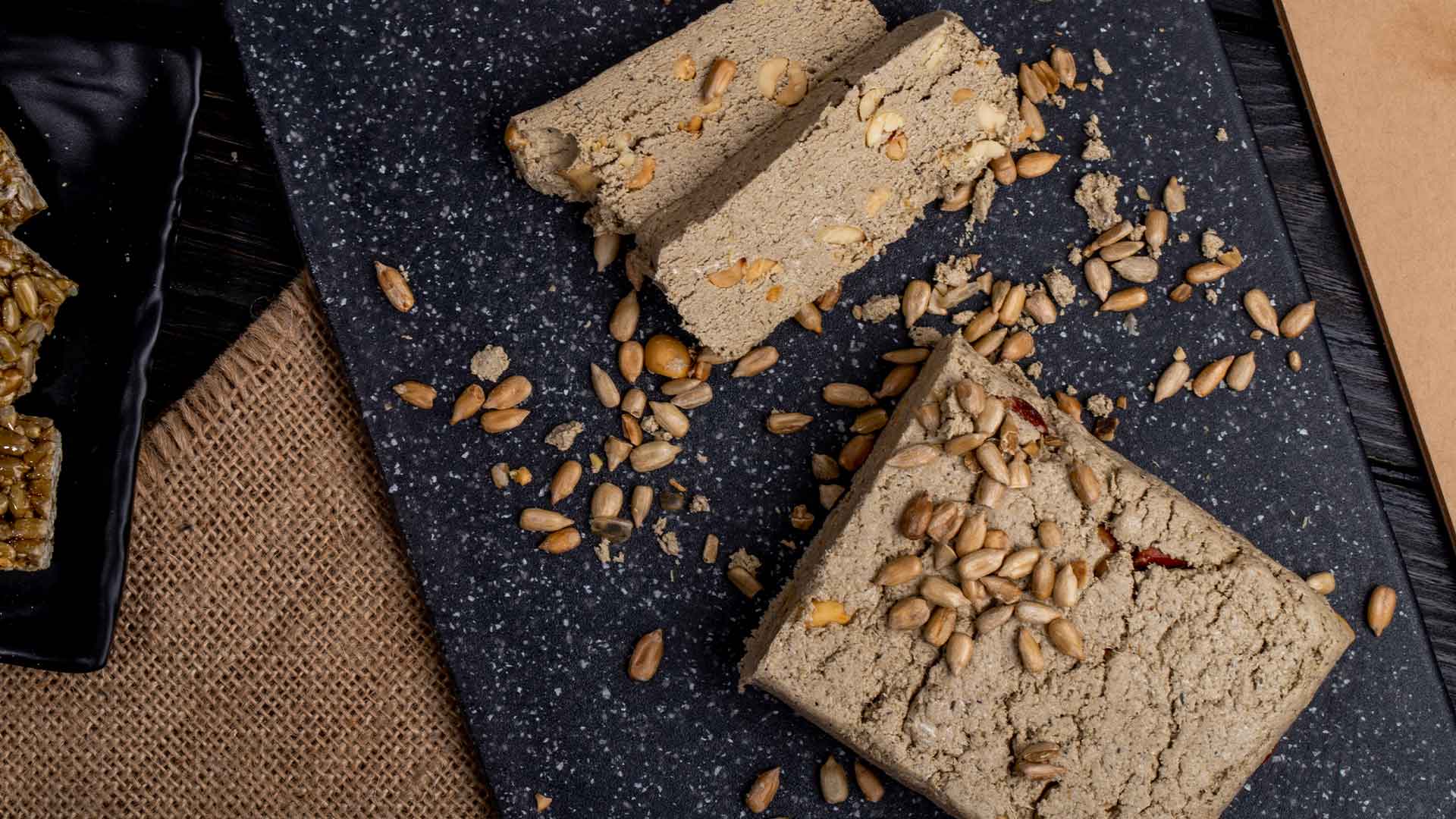 تفاوت حلوا شکری عقاب با سایر حلواهای موجود در بازار چیست؟