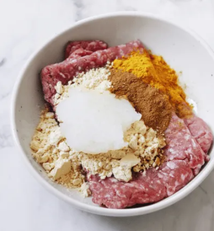 آماده کردن گوشت قلقلی برای پلو قنبر